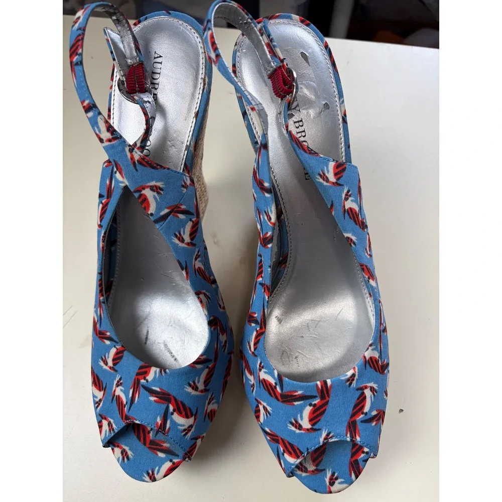 Audrey Brooke Tropical Bird Print Wedge Sandals Blue Espadrille Peep Toe 10